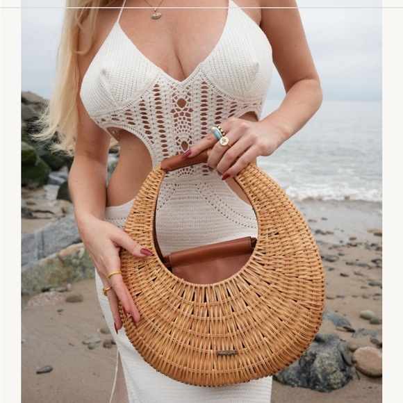 Ramla Ocean half moon bag Perfect summer bag!00% Vegan Leather - Picture 3 of 6